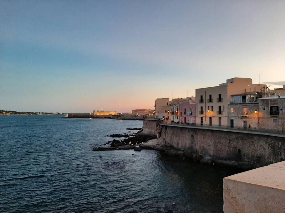 Casa Noa, Il Tuo Appartamento Nel Cuore Di Ortigia Syrakus Exterior foto